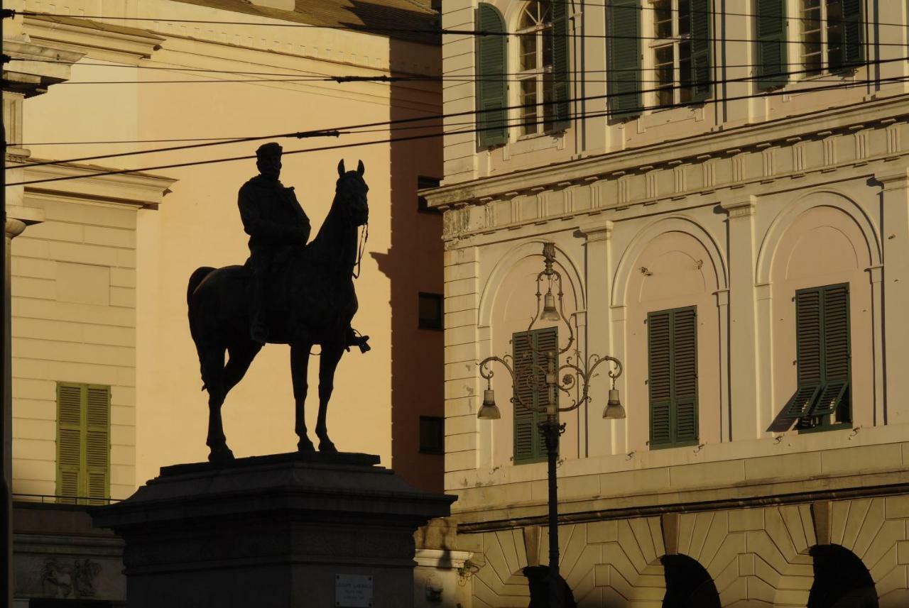 Dietro Il Teatro Modena ジェノヴァ エクステリア 写真